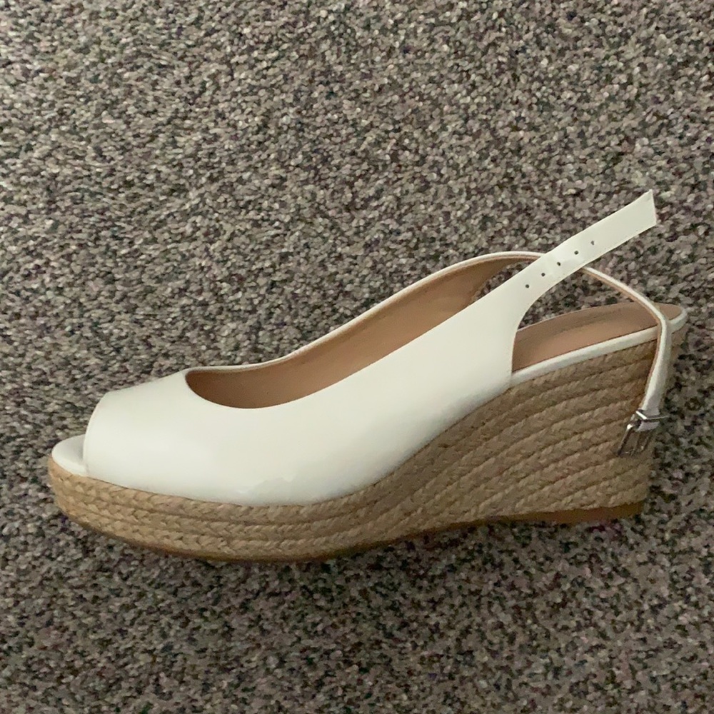 White wedges